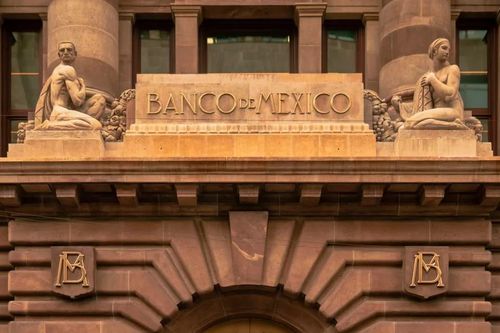 Mexico đóng băng tài khoản nghi rửa tiền