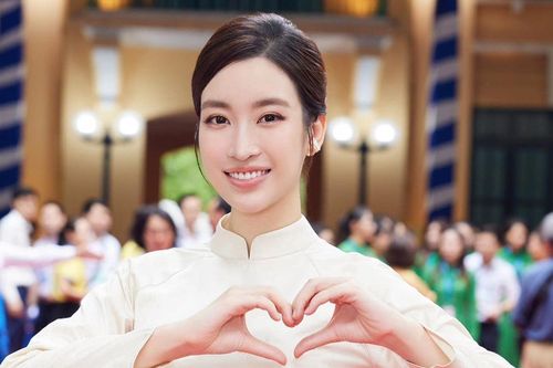 Điện thoại 8 chữ số của con dâu Bầu Hiển