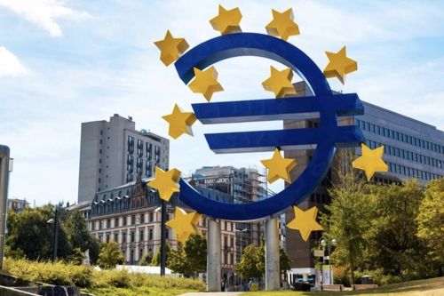EU hoãn triển khai đầy đủ Đạo luật AI tới năm 2027: Thận trọng hay bước lùi?