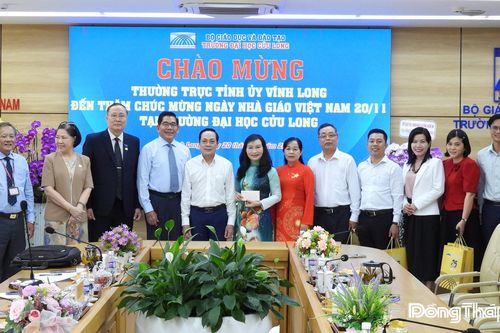 Lãnh đạo tỉnh Vĩnh Long chúc mừng Trường Đại học Cửu Long nhân Ngày Nhà giáo Việt Nam