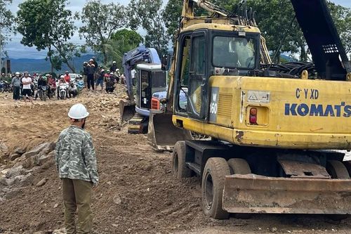 Khẩn trương khắc phục sạt lở, thông xe tuyến đường tránh từ xã Ia Tul qua phường Ayun Pa