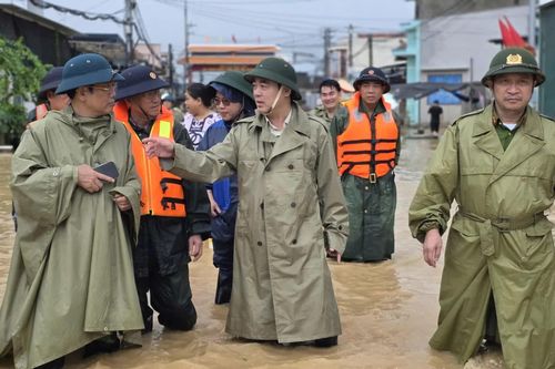 Không được để người dân vùng lũ bị đói, khát