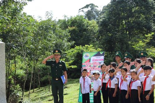 Yêu biên giới qua những 'Tiết học biên cương'