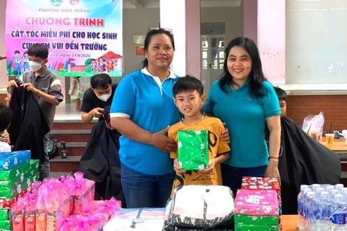 Phụ nữ Hàm Thắng góp sức xây dựng đô thị văn minh