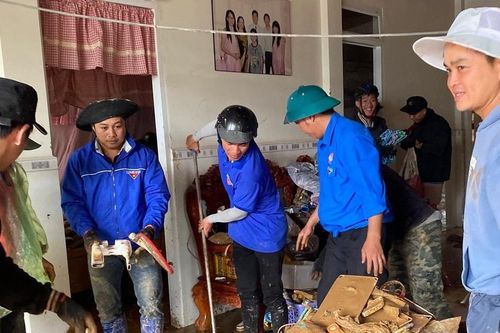 Tuổi trẻ Lâm Đồng kịp thời hỗ trợ người dân vùng lũ