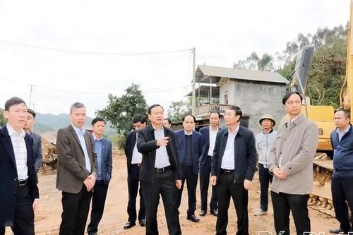 Phó Chủ tịch UBND tỉnh Quách Tất Liêm kiểm tra công tác giải phóng mặt bằng các dự án tại xã Thịnh Minh