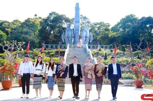 Về bản biên giới Lao Khô 1