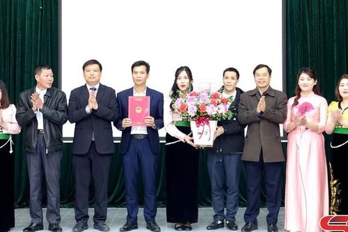Phường Chiềng An công bố Quyết định thành lập Trạm Y tế và Trung tâm Dịch vụ tổng hợp