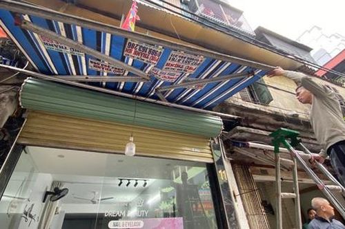 Hà Nội: Phường Vĩnh Tuy ra quân dẹp chợ tạm, chợ cóc