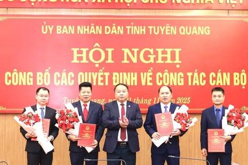 Tuyên Quang: Công bố các quyết định về công tác cán bộ