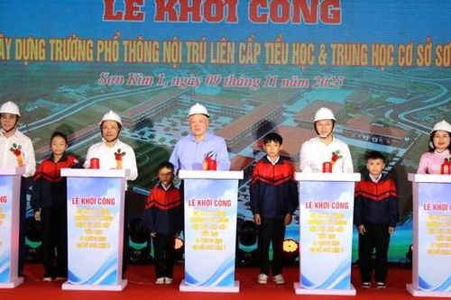 Hà Tĩnh: Chắp cánh những ước mơ cho học sinh vùng biên viễn