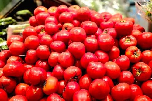 Giá rau tăng theo cấp số nhân, cà chua đắt đỏ chưa từng thấy