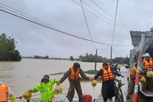 Đắk Lắk: Quyết tâm không để dân vùng lũ đói, rét