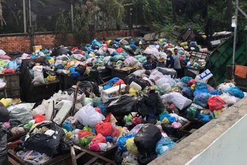 Loay hoay với việc thay đổi quy trình thu gom, vận chuyển rác thải ở TP Hồ Chí Minh