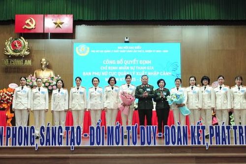 Phụ nữ Cục Quản lý xuất nhập cảnh 'Tiên phong sáng tạo- đổi mới tư duy- đoàn kết, phát triển'