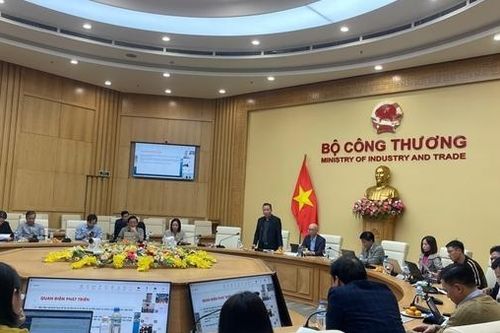 Việt Nam sẽ xây dựng ít nhất 5 trung tâm logistics hiện đại, 'xanh hóa'