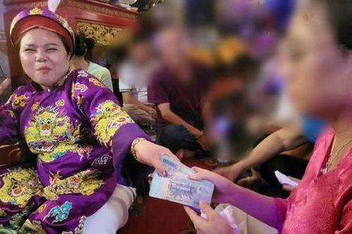 'Cô đồng' lừa đảo qua thủ đoạn cúng 'giải hạn', đuổi 'âm binh'