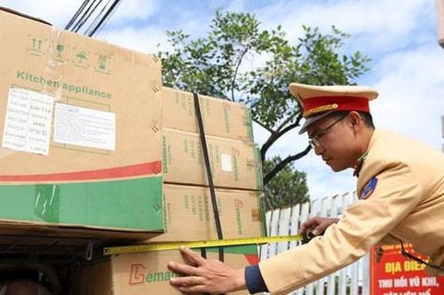 Hà Nội: Xử lý 243 trường hợp xe ba bánh tự chế, chở hàng quá khổ