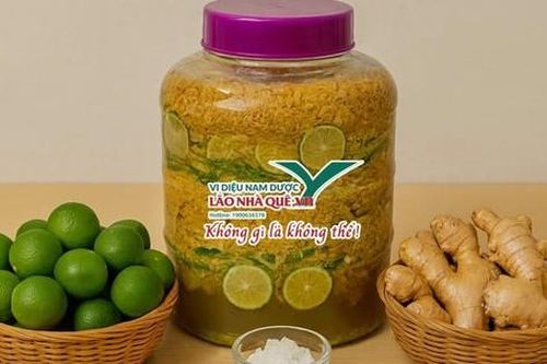 Chanh gừng đường phèn hỗ trợ tăng cường đề kháng tự nhiên trong mùa bệnh hô hấp