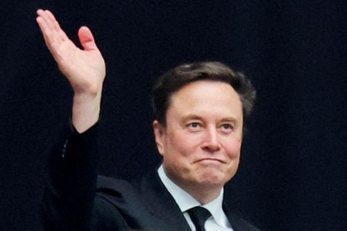 Elon Musk kiếm nhiều hơn cả loạt ngành của Mỹ cộng lại
