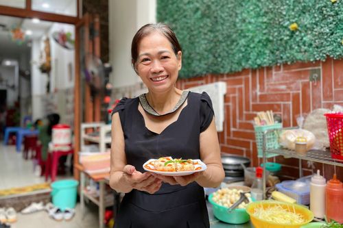 Quán ăn vặt ở TP.HCM có bà chủ đọc rap tính tiền sắp đóng cửa