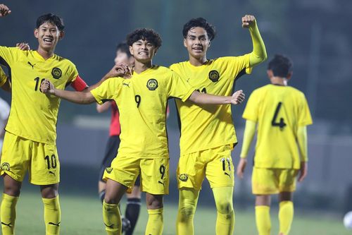 U17 Malaysia thắng đậm 13-0