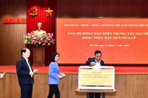Cán bộ, Nhân dân Thủ đô ủng hộ đồng bào miền Trung, Tây Nguyên khắc phục hậu quả mưa lũ