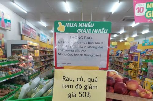 TP Hồ Chí Minh: giá rau củ 'leo thang' người mua và người bán đều than thở