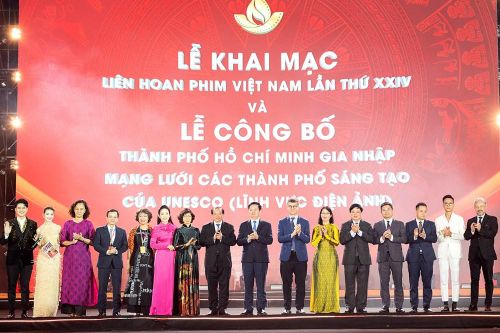 TP.HCM bừng sáng đêm khai mạc LHP Việt Nam và đón nhận danh hiệu UNESCO 'Thành phố sáng tạo toàn cầu về điện ảnh'