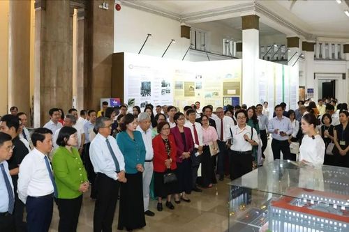Triển lãm 1.500 hiện vật đồng tiền Việt Nam
