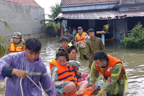 Công an Khánh Hòa nhận hơn 3.000 tin báo đề nghị hỗ trợ trong mưa lũ