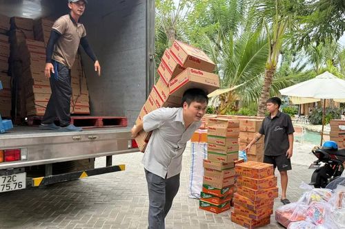 Xã Long Hải (TPHCM): Chở 'Chuyến xe yêu thương' đến người dân vùng lũ