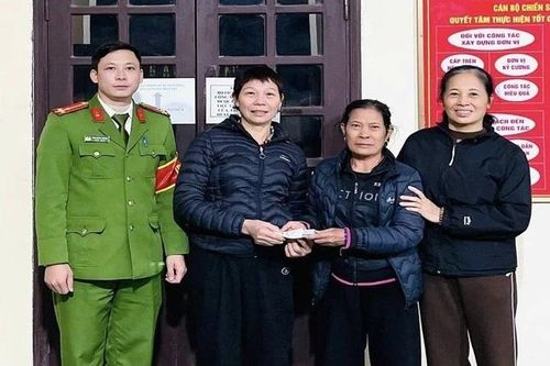 Nhặt được số tiền lớn, người phụ nữ Hà Tĩnh trả lại người mất