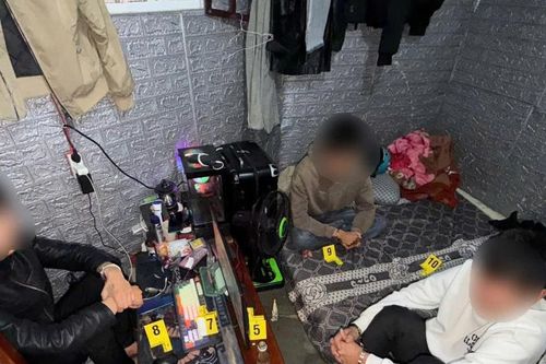 Bắt quả tang 3 đối tượng 'đập đá' ở Quảng Trị