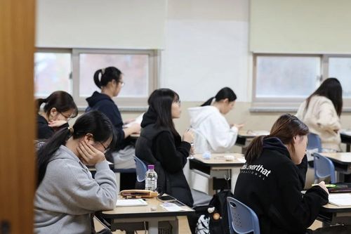 Phần tiếng Anh trong CSAT: Bài thi khó hay thử thách quá mức?