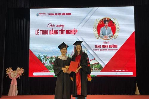 368 tân khoa Trường Đại học Bình Dương rạng rỡ trong lễ tốt nghiệp
