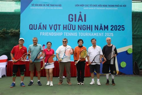 Sôi động Giải Quần vợt hữu nghị Hà Nội