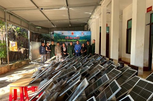 Đồn Biên phòng Mỹ Lý: Chung tay thắp sáng vùng biên, góp phần khắc phục hậu quả mưa lũ