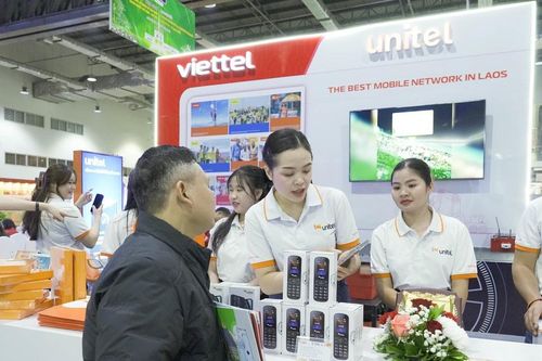Tập đoàn Viettel giới thiệu nhiều công nghệ phục vụ cuộc sống số tại Hội chợ kết nối giao thương Việt Nam – Lào