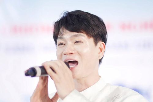 Tuấn Cry lan tỏa yêu thương bằng âm nhạc ở Trại giam Ngọc Lý
