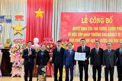 Sáp nhập Cao đẳng Y tế Huế vào Trường Đại học Y dược - Đại học Huế