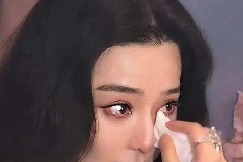Phạm Băng Băng khóc nức nở khi thắng Ảnh hậu Kim Mã
