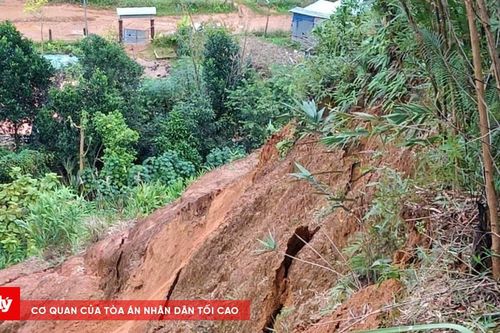 Xã Avương di dời khẩn cấp dân cư trước nguy cơ sạt lở diện rộng