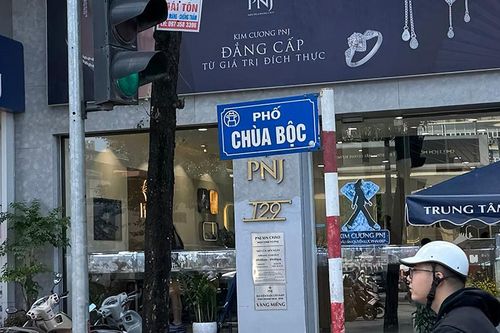 Treo biển cho thuê, nhà mặt phố thời trang Chùa Bộc vẫn hơn 1 tỷ đồng/m2