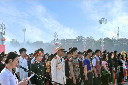 Lễ tuyên dương học sinh, sinh viên, thanh niên DTTS: Lan tỏa giá trị của sự học vùng cao