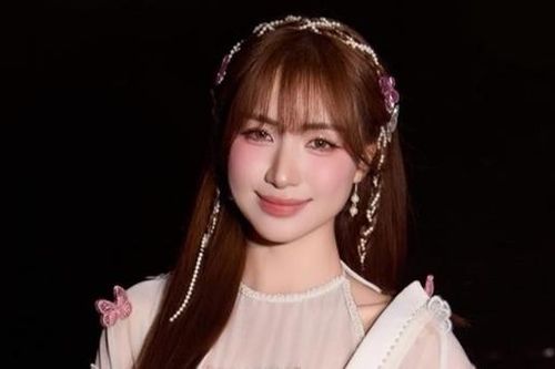 Diệp Lâm Anh và Hòa Minzy ủng hộ Khánh Hòa, Tuấn Hưng gây xúc động khi viết về mẹ