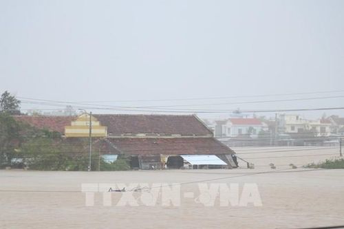 Đắk Lắk nhiều khu vực vẫn ngập sâu trong nước lũ