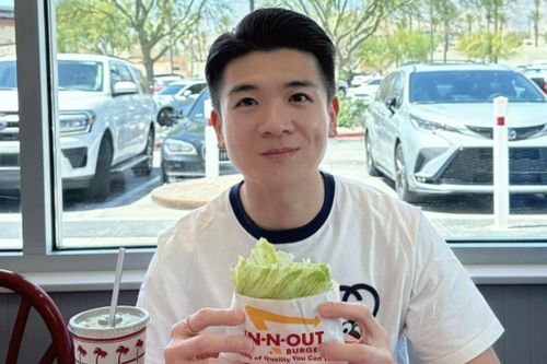 Đôi giày 8 chữ số của con trai Bầu Hiển