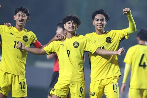 Malaysia khiến châu Á ngả mũ với chiến thắng 13-0