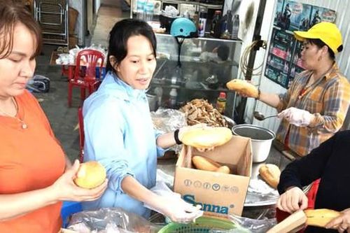 Các cấp Hội Phụ nữ Khánh Hòa hỗ trợ hơn 5.000 suất cơm cho bà con vùng lũ